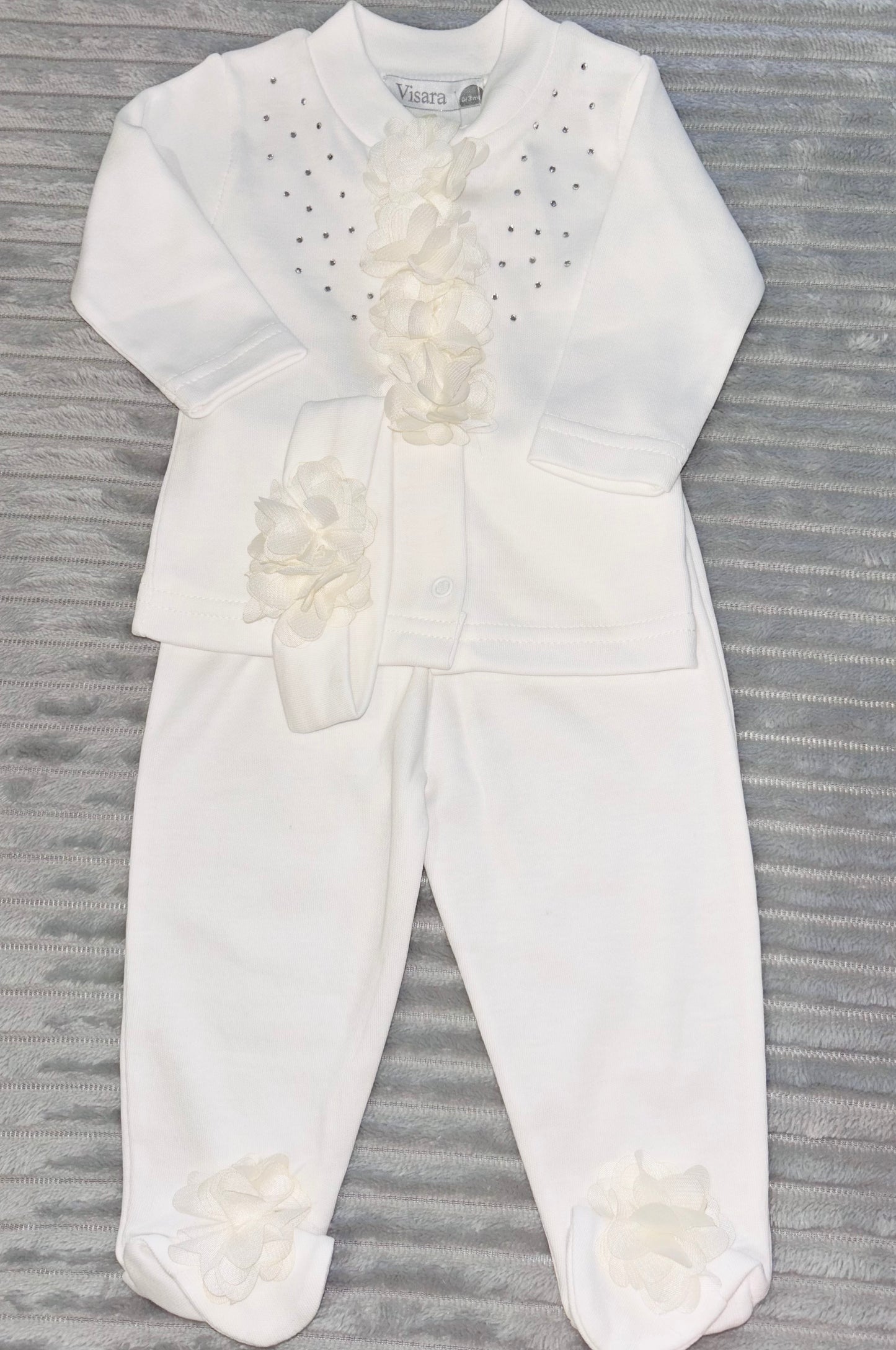 Visara Ivory Lounge Set