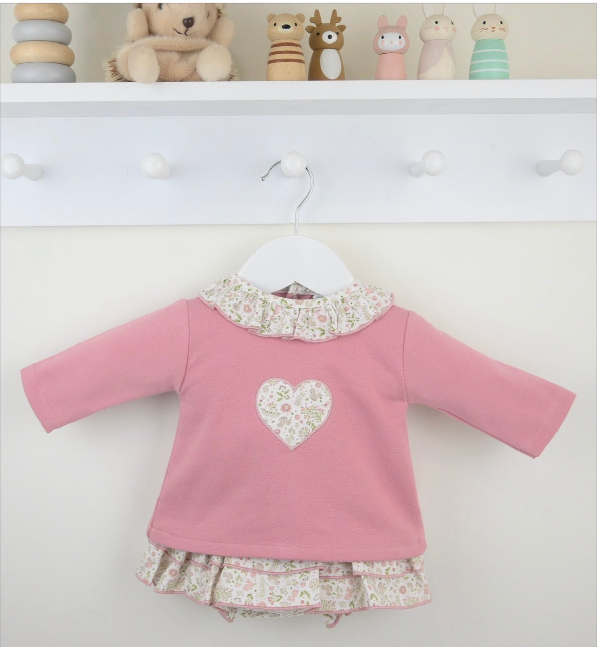 Pex Woodland Pink Outfit