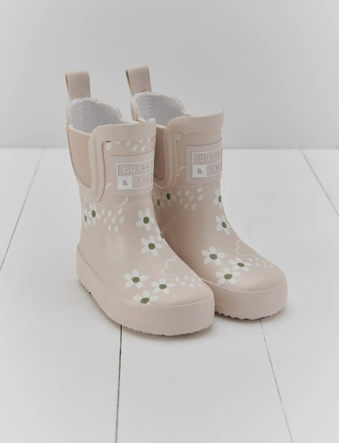 Grass & Air Cream Flower Short Wellies