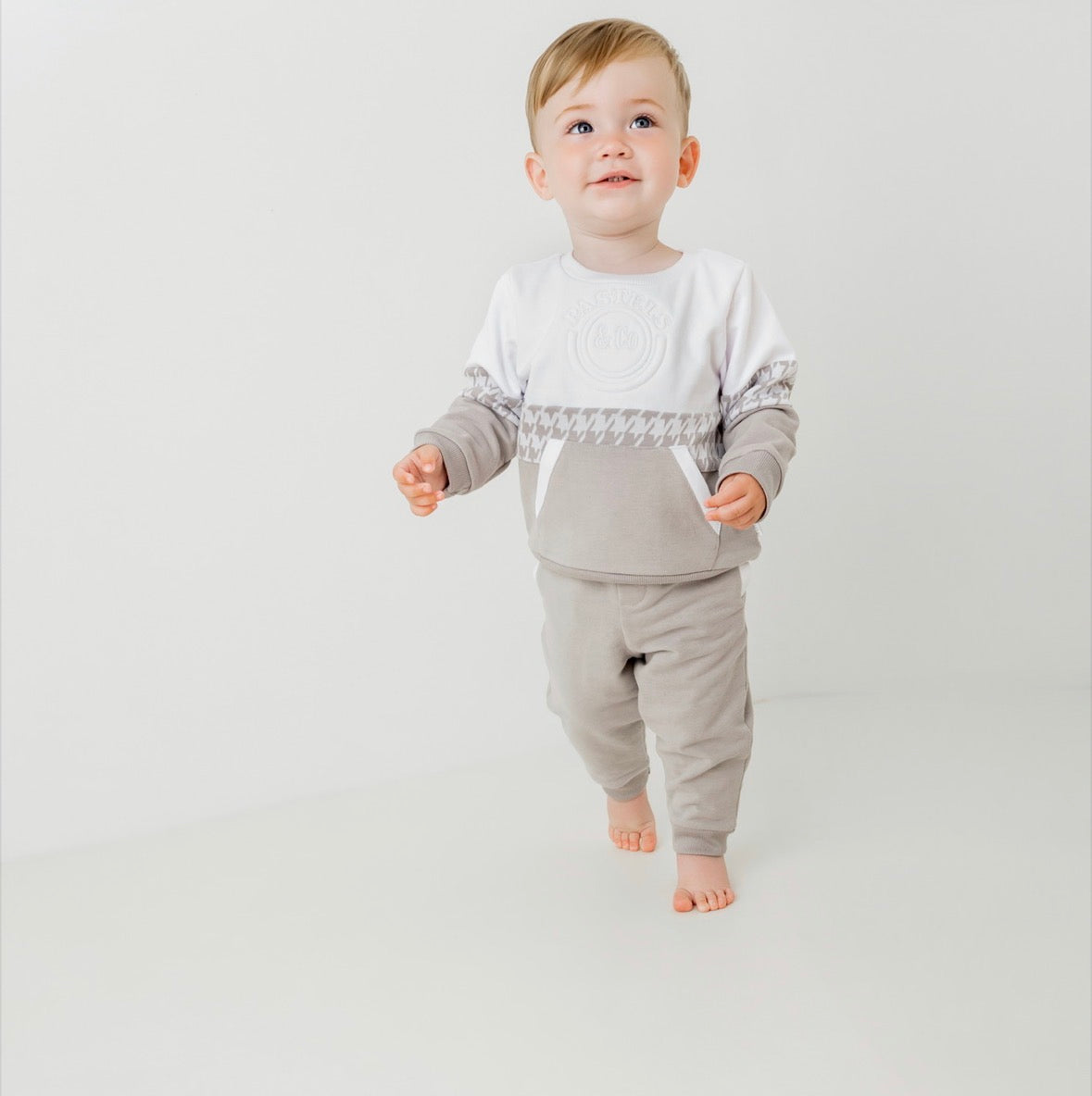 Pastels & Co Grey Zach Outfit