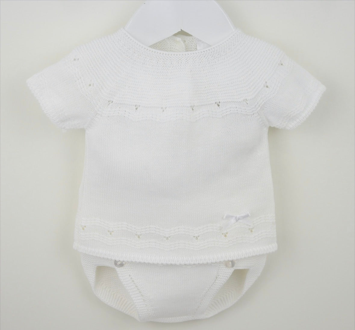 Pex White Carey Outfit