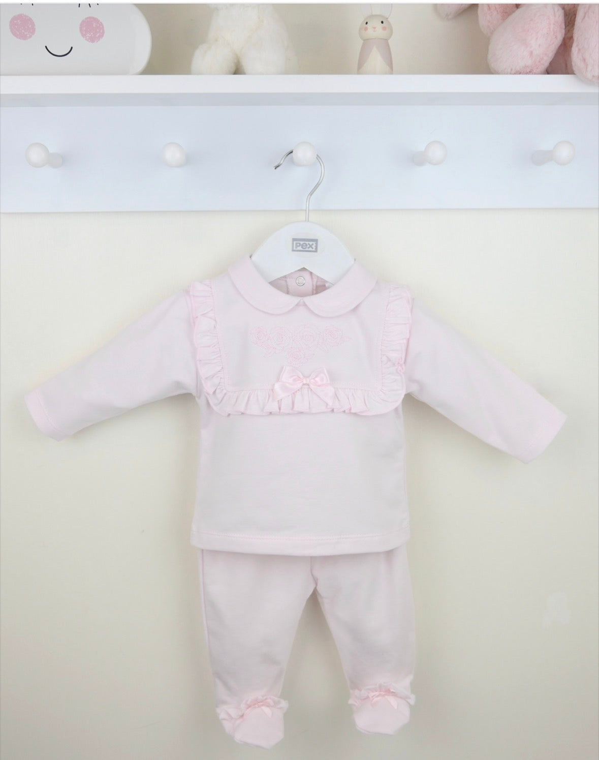 Pex Rosa White Outfit