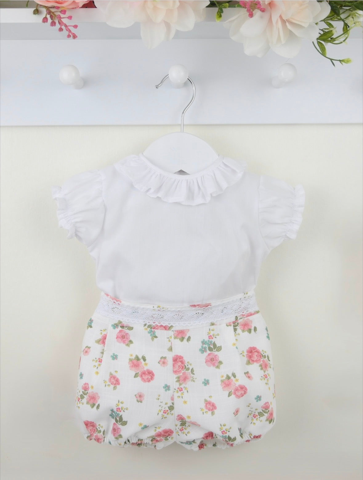 Pex Posy Shorts Outfit