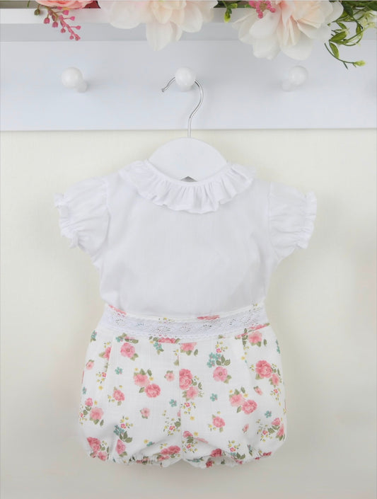 Pex Posy Shorts Outfit