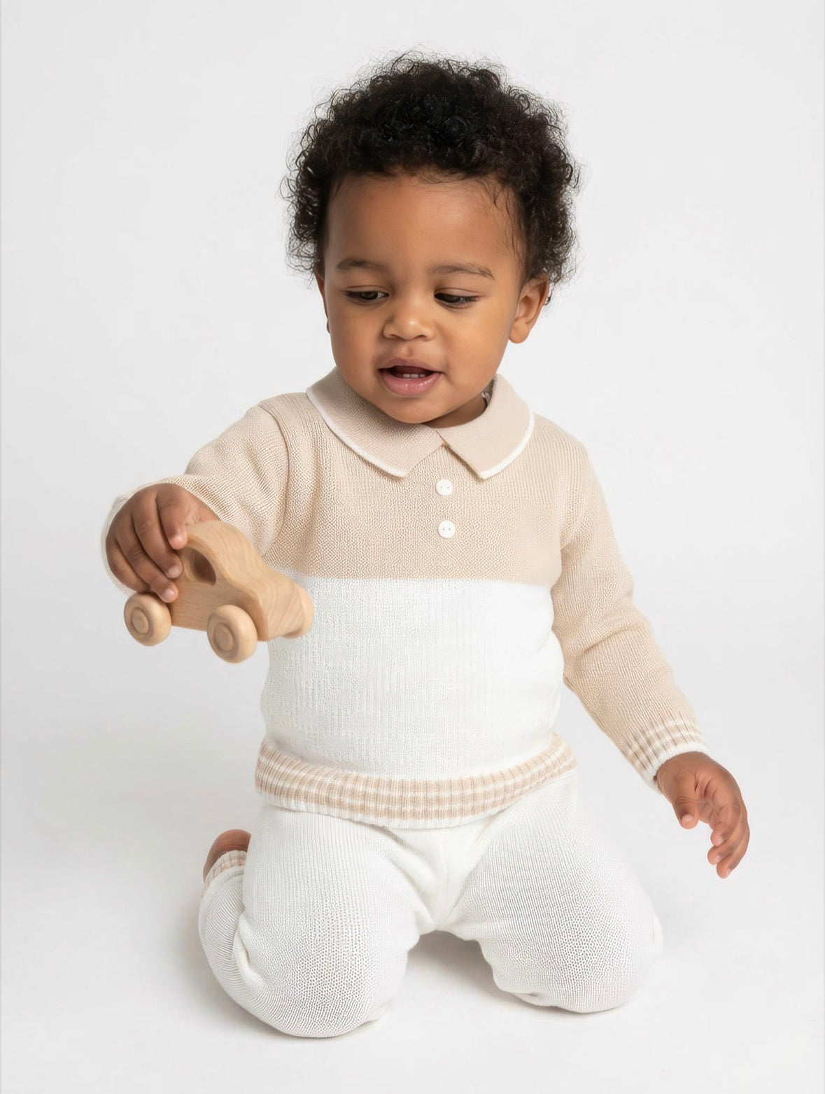 Pex Parker Beige Outfit
