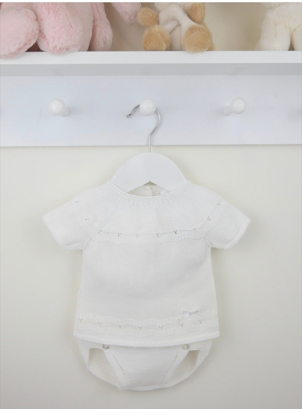 Pex White Carey Outfit