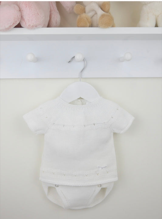 Pex White Carey Outfit