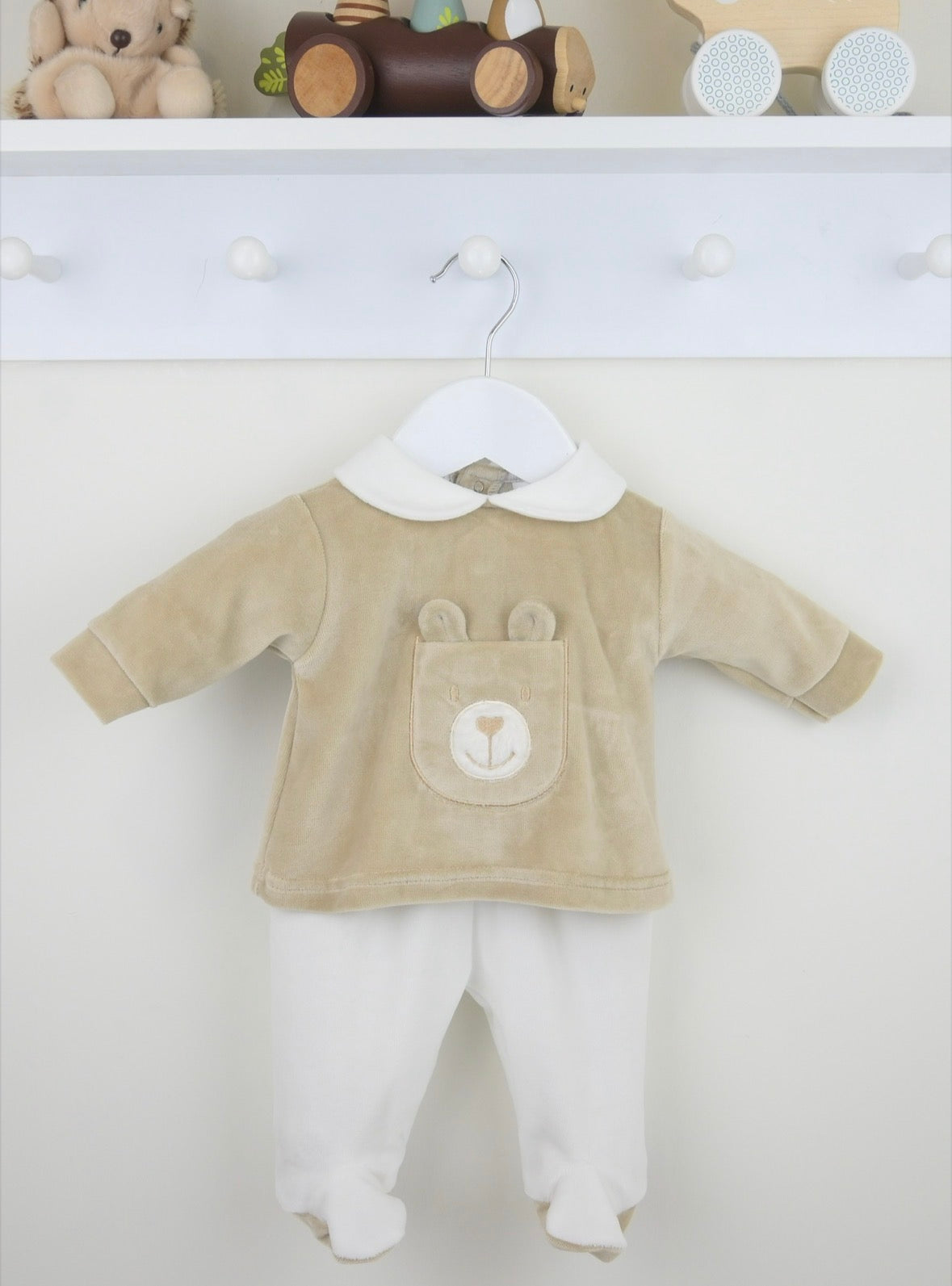 Pex Beige Bear Outfit