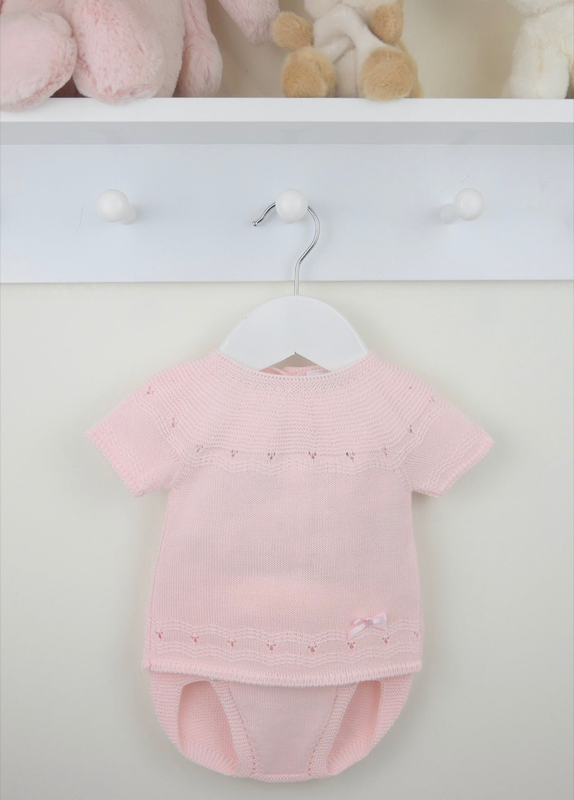 Pex Pink Carey Outfit