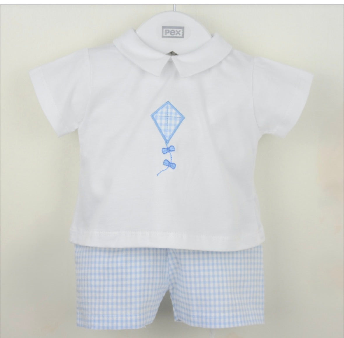 Pex White Kite Shorts Outfit